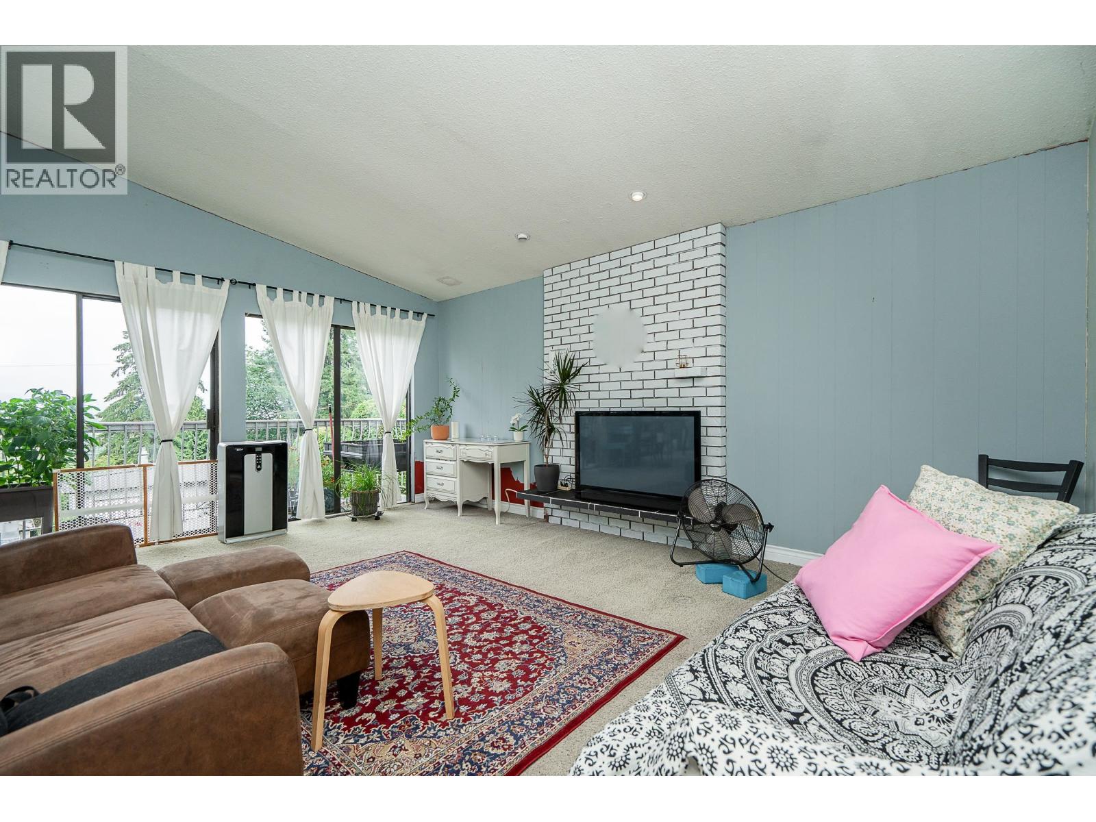 992 Saddle Street, Coquitlam, British Columbia  V3C 3N5 - Photo 3 - R3047968