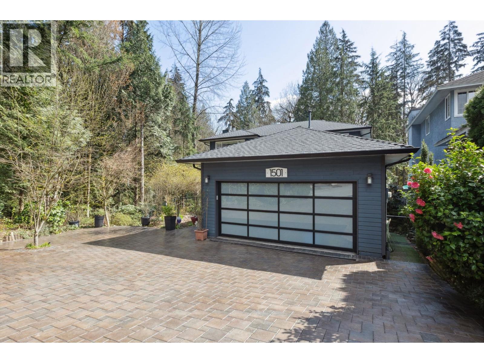 1501 Ostler Court, North Vancouver, British Columbia  V7G 2P1 - Photo 2 - R3047974