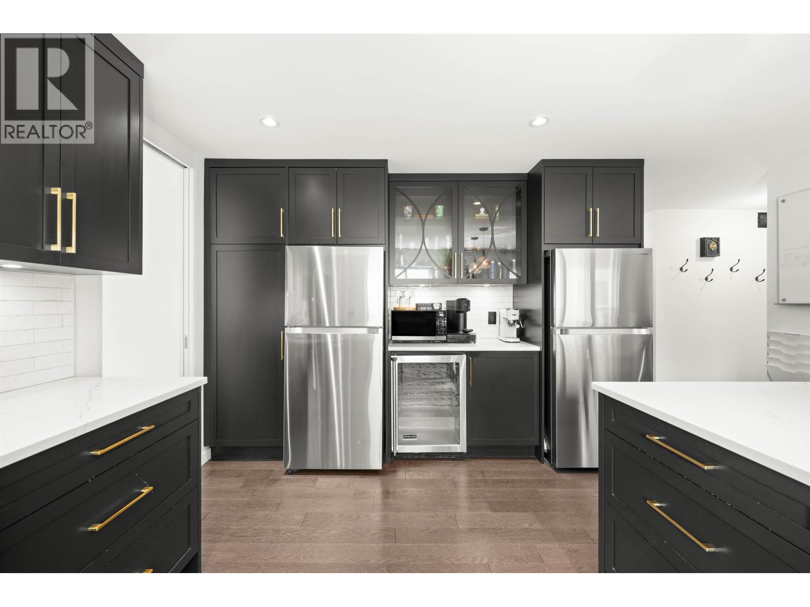 Property at 4939 LINDEN DRIVE image 4