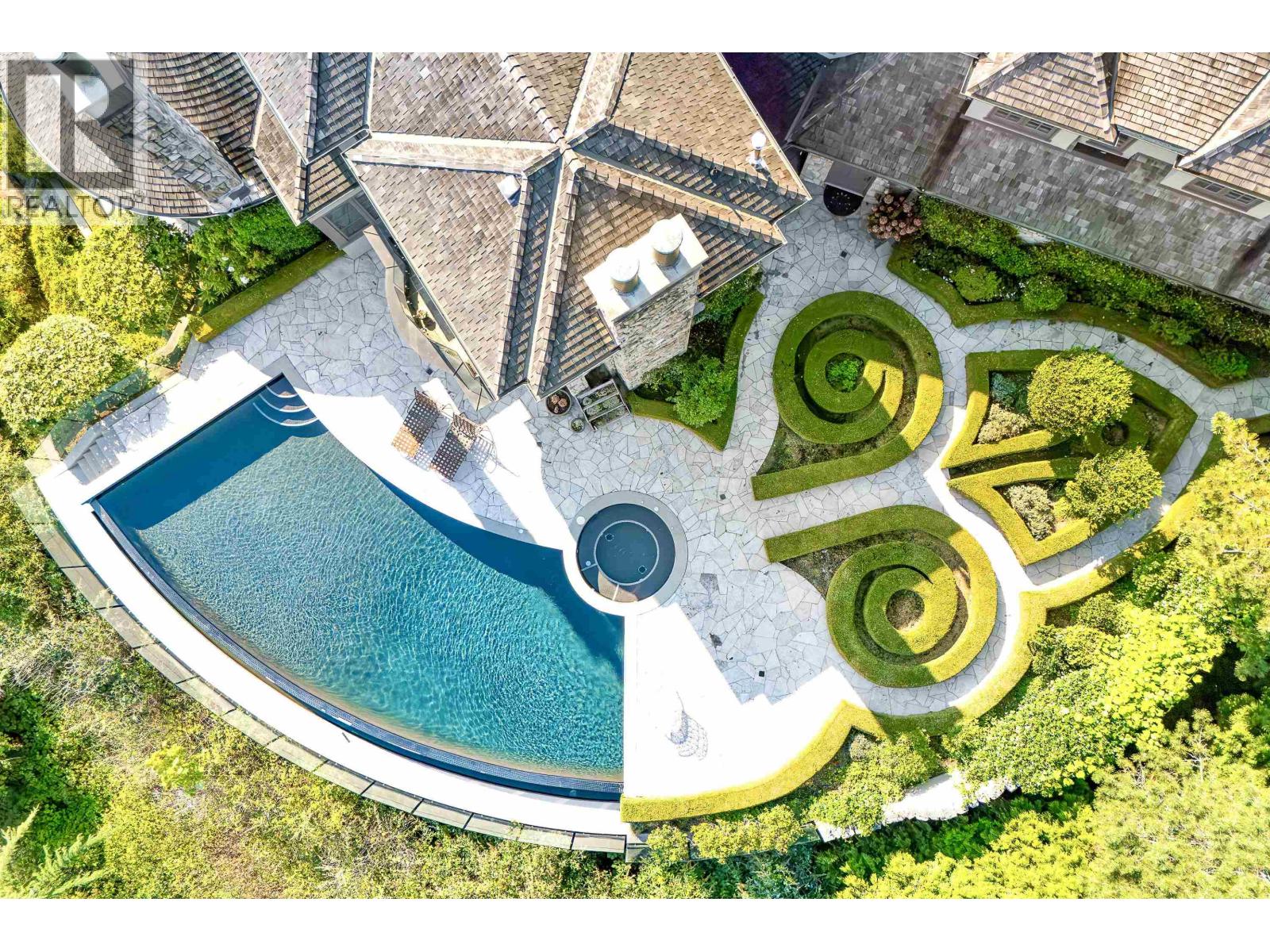 4672 Clovelly Walk, West Vancouver, British Columbia  V7W 1H5 - Photo 2 - R3048026