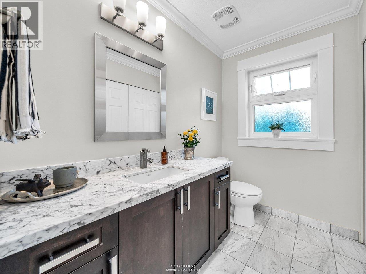 2702 W 15th Avenue, Vancouver, British Columbia  V6K 2Z8 - Photo 11 - R3048031