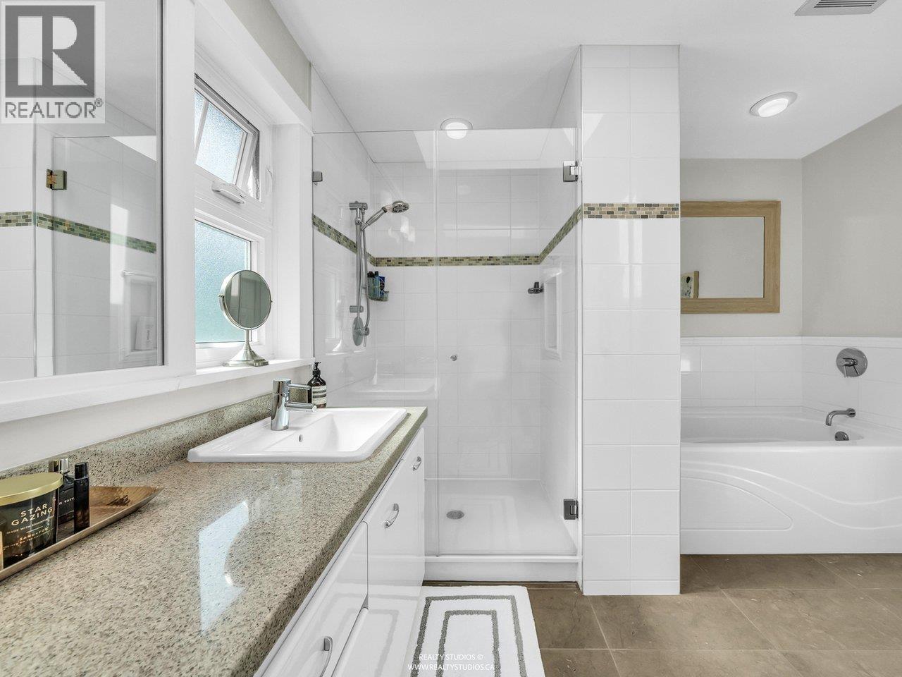 2702 W 15th Avenue, Vancouver, British Columbia  V6K 2Z8 - Photo 29 - R3048031