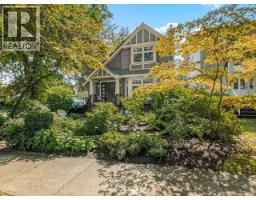 2702 W 15th Avenue, Vancouver, Ca
