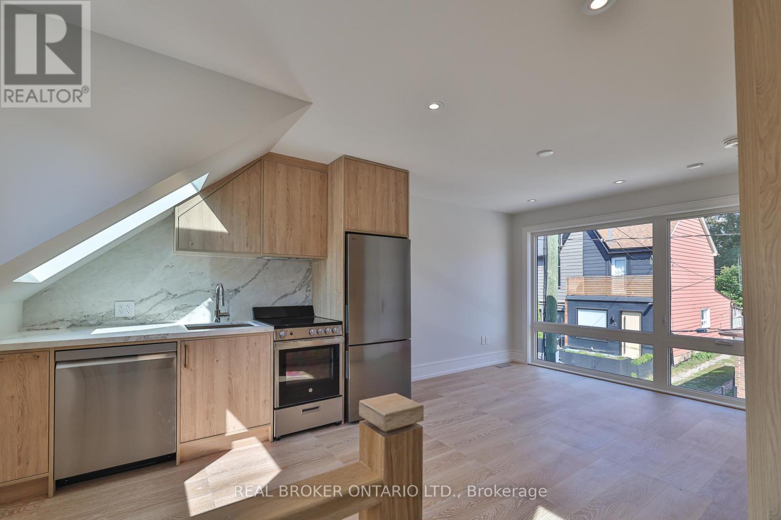 273 Grace Street, Toronto (Palmerston-Little Italy), Ontario  M6G 3A7 - Photo 42 - C12405260
