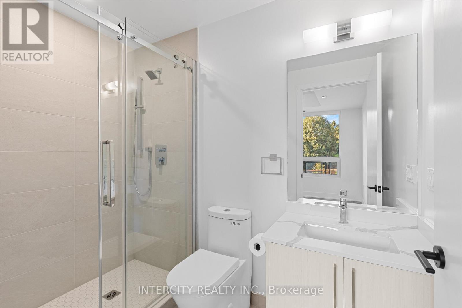 205 - 2075 King Road, King, Ontario  L7B 0R6 - Photo 18 - N12405276