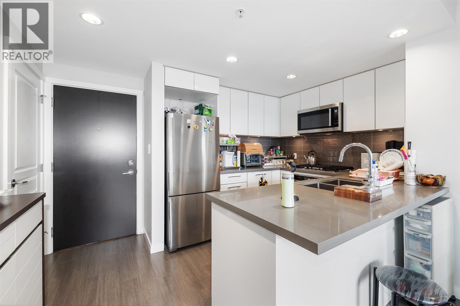 2502 3093 Windsor Gate, Coquitlam, British Columbia  V3B 0N2 - Photo 8 - R3047919