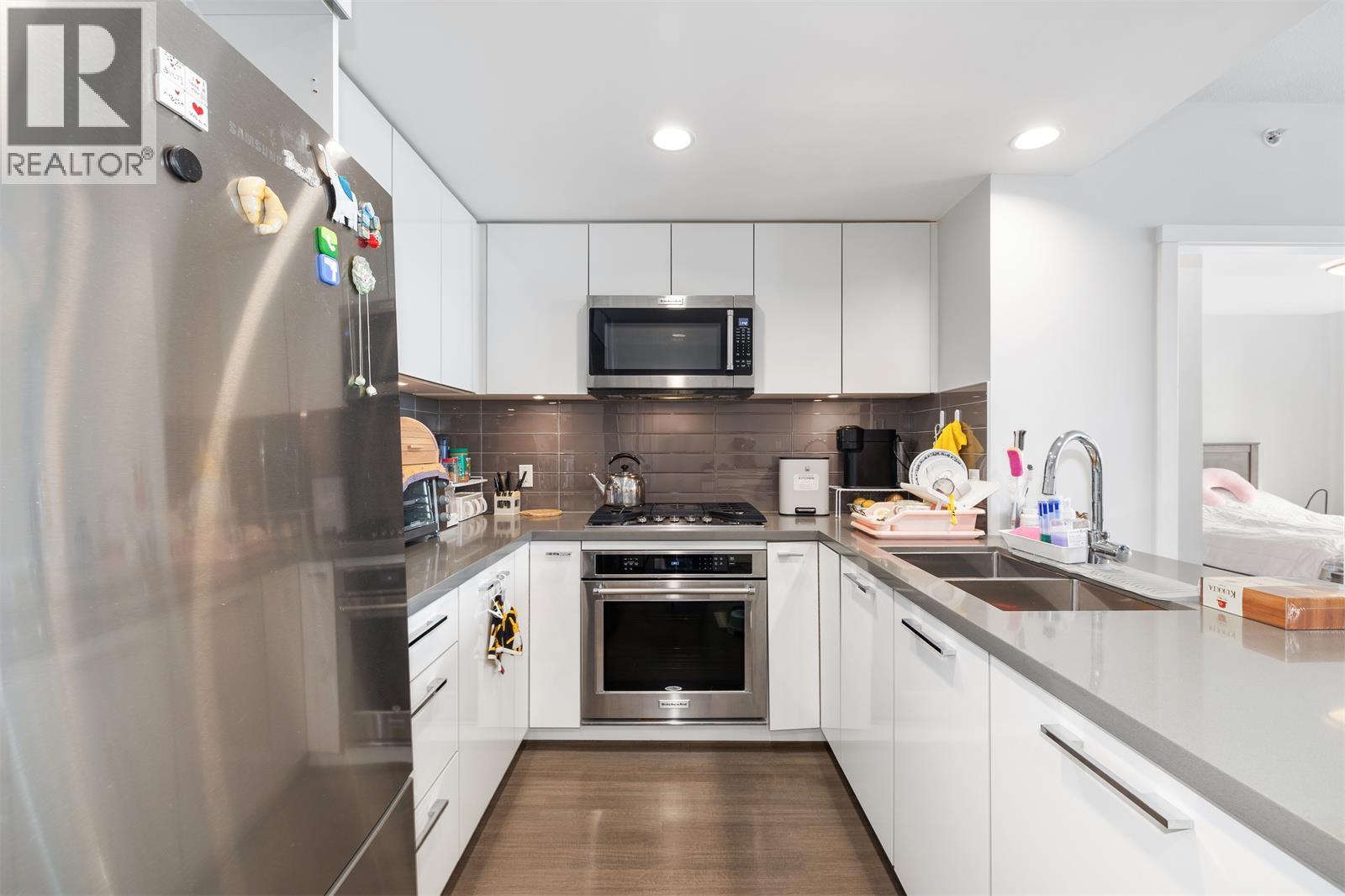 2502 3093 Windsor Gate, Coquitlam, British Columbia  V3B 0N2 - Photo 7 - R3047919