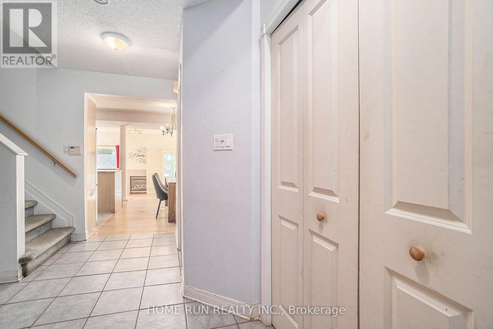 956 Lovitt Road, Ottawa, Ontario  K2B 1A7 - Photo 3 - X12405286