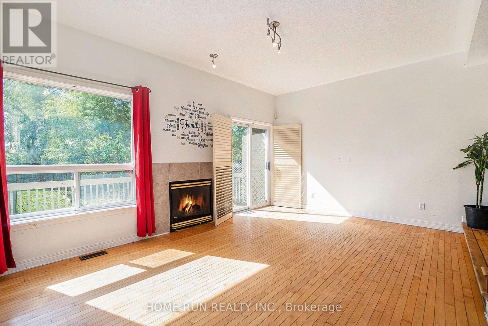 956 Lovitt Road, Ottawa, Ontario  K2B 1A7 - Photo 6 - X12405286