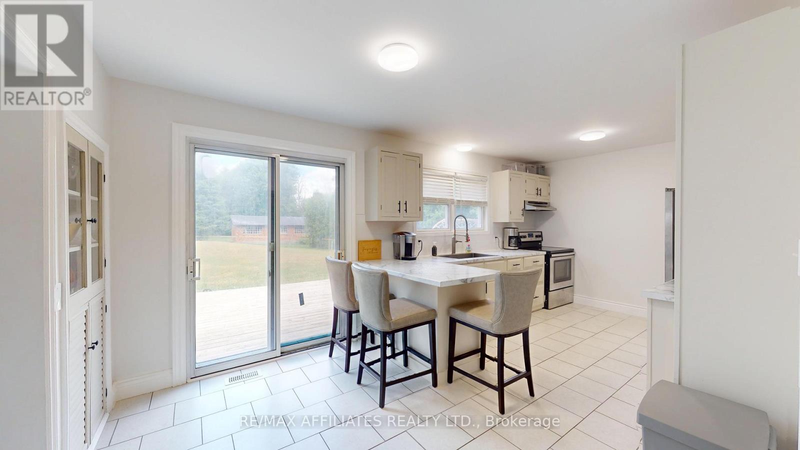 1249 North Augusta Road, Brockville, Ontario  K6V 5T2 - Photo 9 - X12405312