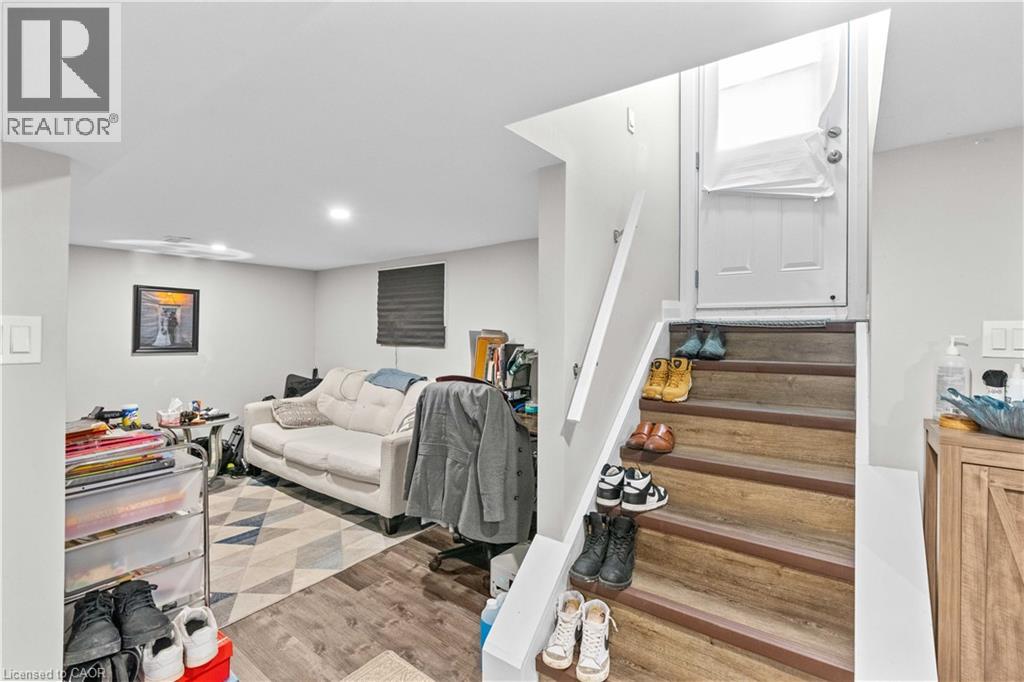 20 Holton Avenue S, Hamilton, Ontario  L8M 2L2 - Photo 4 - 40768126