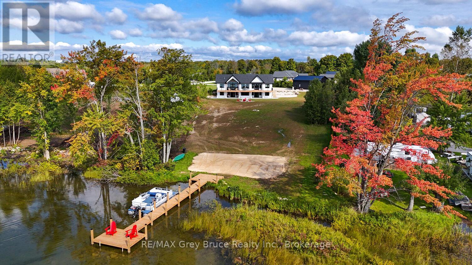 117 Almur Drive, Georgian Bluffs, Ontario  N0H 2T0 - Photo 2 - X12405287