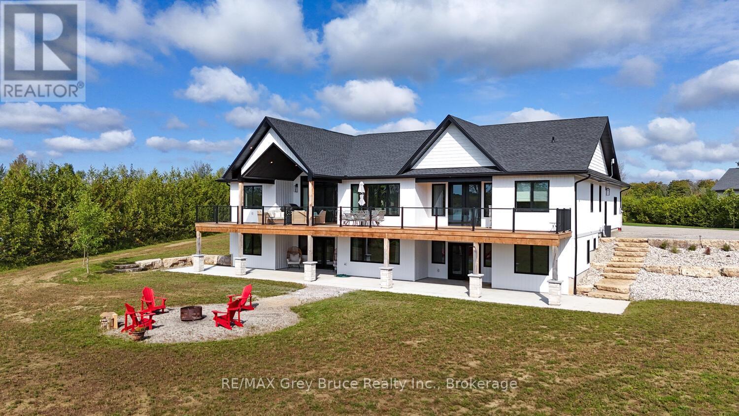117 Almur Drive, Georgian Bluffs, Ontario  N0H 2T0 - Photo 3 - X12405287