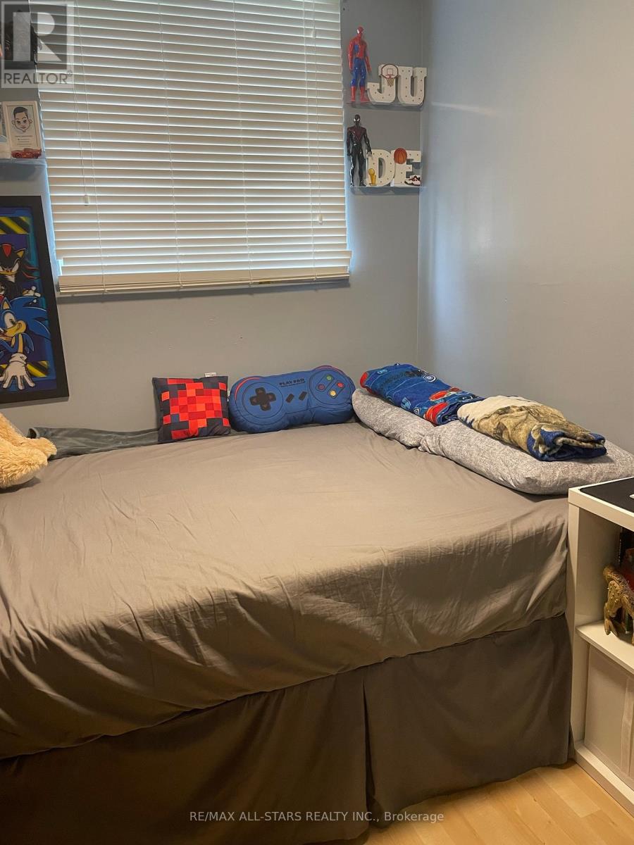 109 - 200 Lotherton Pathway, Toronto, Ontario  M6B 2G8 - Photo 16 - W12360096
