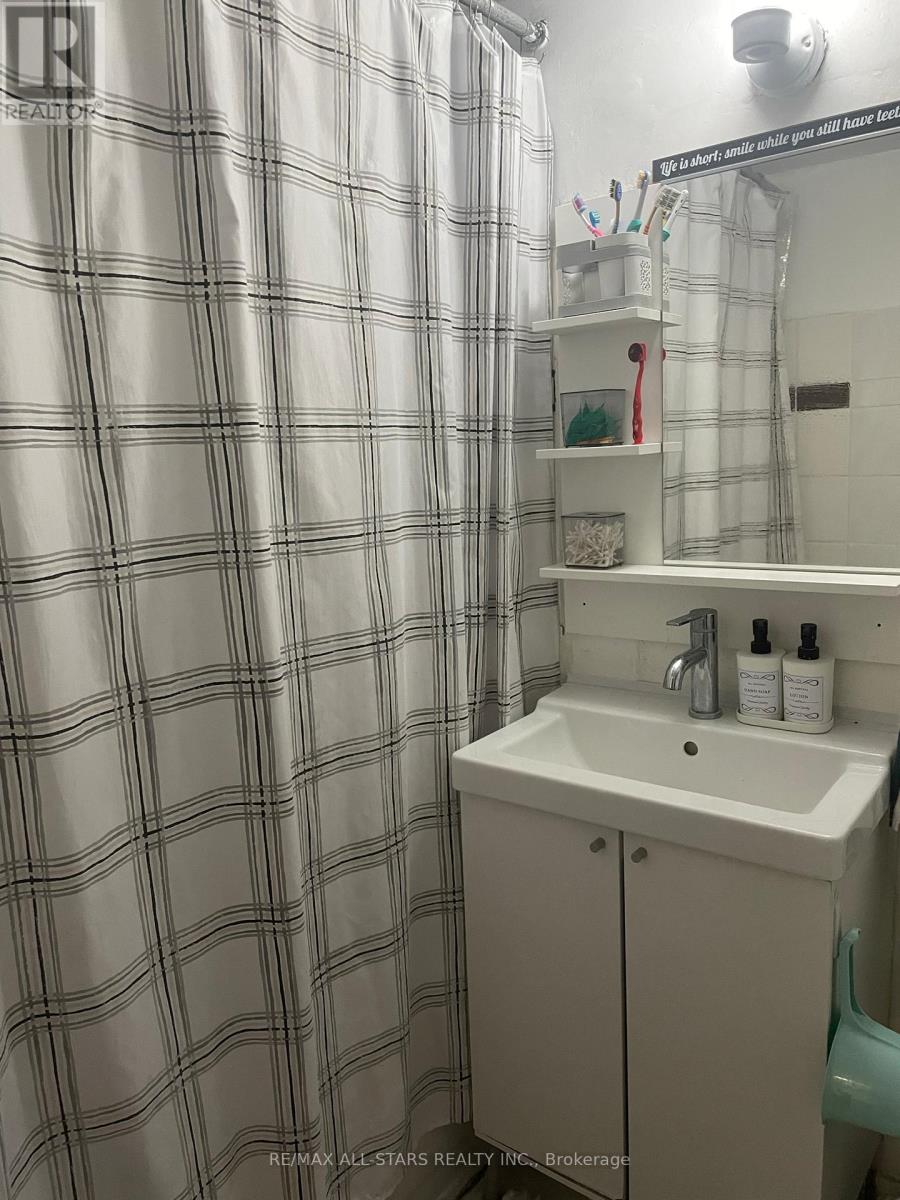 109 - 200 Lotherton Pathway, Toronto, Ontario  M6B 2G8 - Photo 13 - W12360096