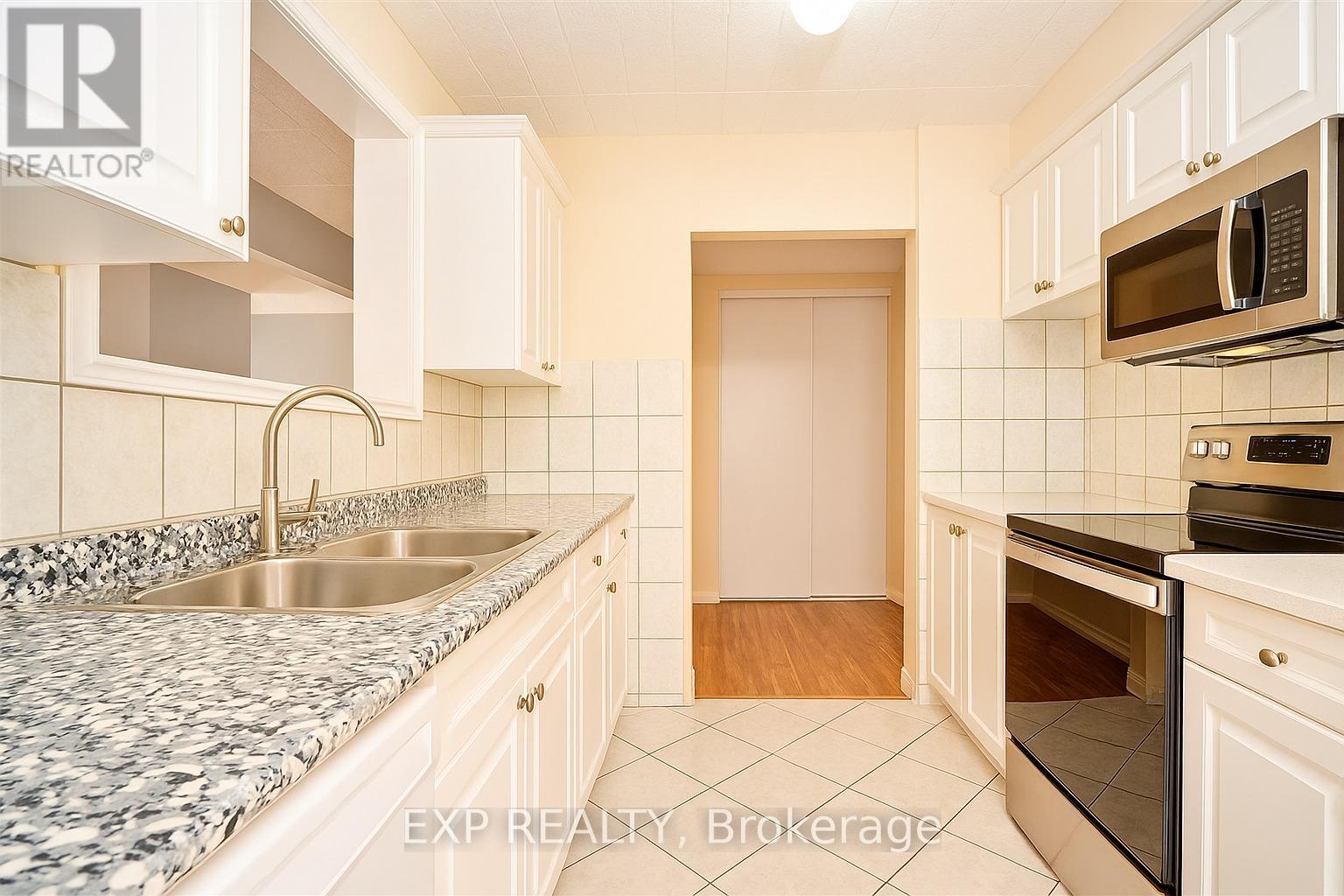 205 - 71 Vanier Drive, Kitchener, Ontario  N2C 1J4 - Photo 5 - X12405182