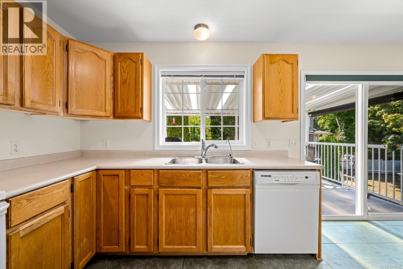 1610 Griffin Dr, Courtenay, British Columbia  V9N 8J7 - Photo 12 - 1014022