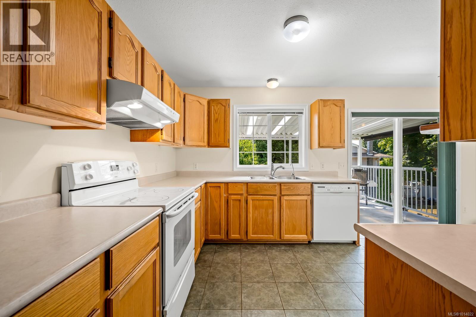 1610 Griffin Dr, Courtenay, British Columbia  V9N 8J7 - Photo 13 - 1014022