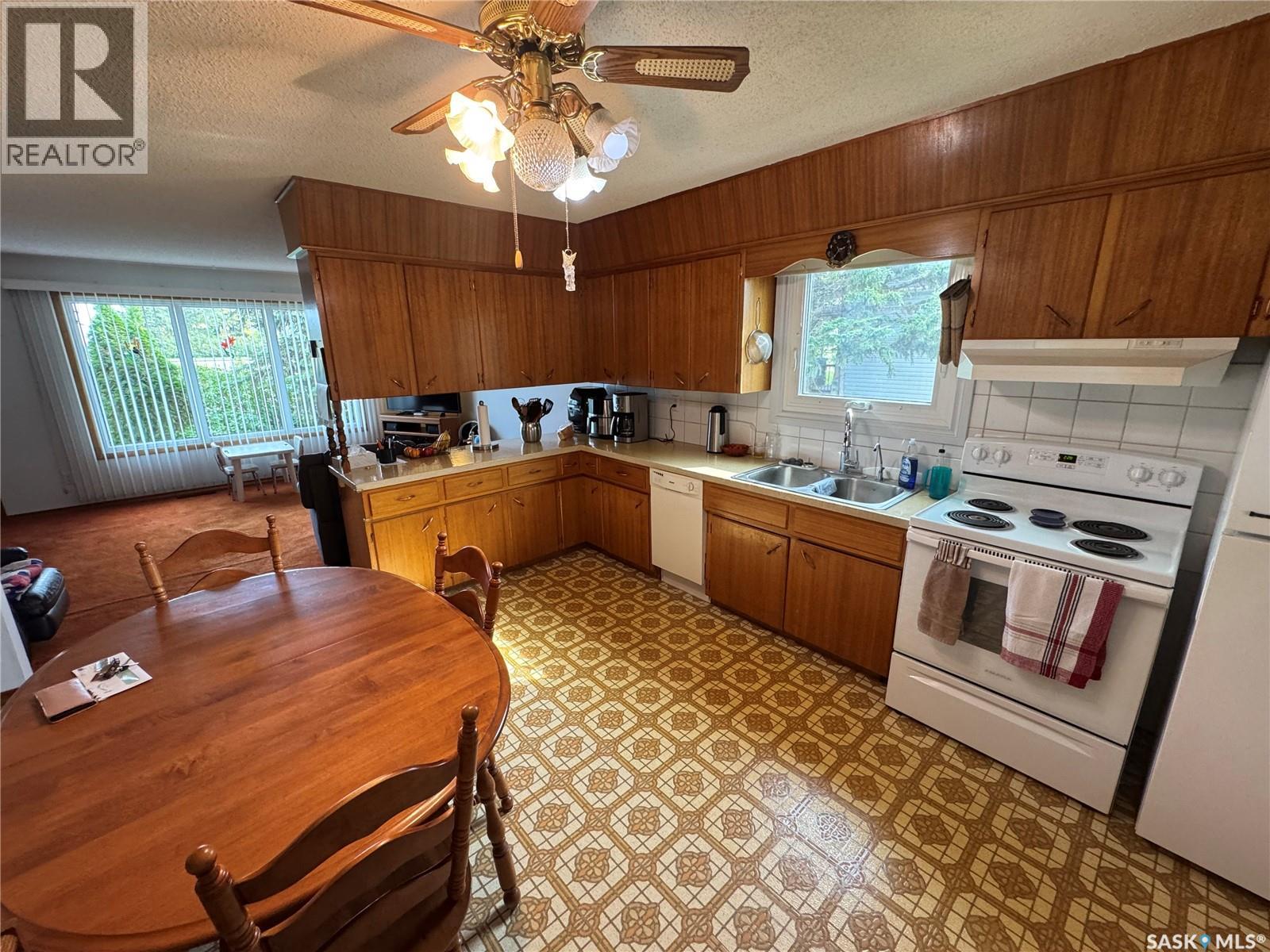 100 1st Avenue N, Spalding, Saskatchewan  S0K 4C0 - Photo 8 - SK018463