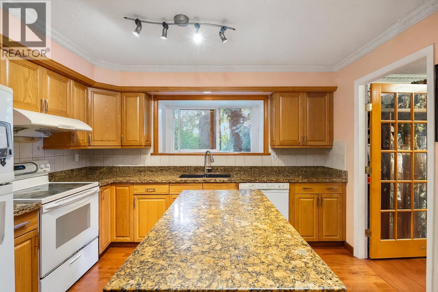 3106 Mariner Way, Coquitlam, British Columbia  V3C 3T3 - Photo 2 - R3047735