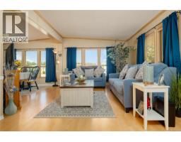12 6245 Metral Dr Crest 1 Mobile Home Park, Nanaimo, Ca