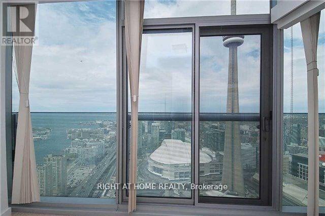 5707 - 12 York Street, Toronto (Waterfront Communities), Ontario  M5J 0A9 - Photo 11 - C12405302