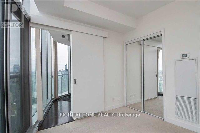 5707 - 12 York Street, Toronto (Waterfront Communities), Ontario  M5J 0A9 - Photo 13 - C12405302