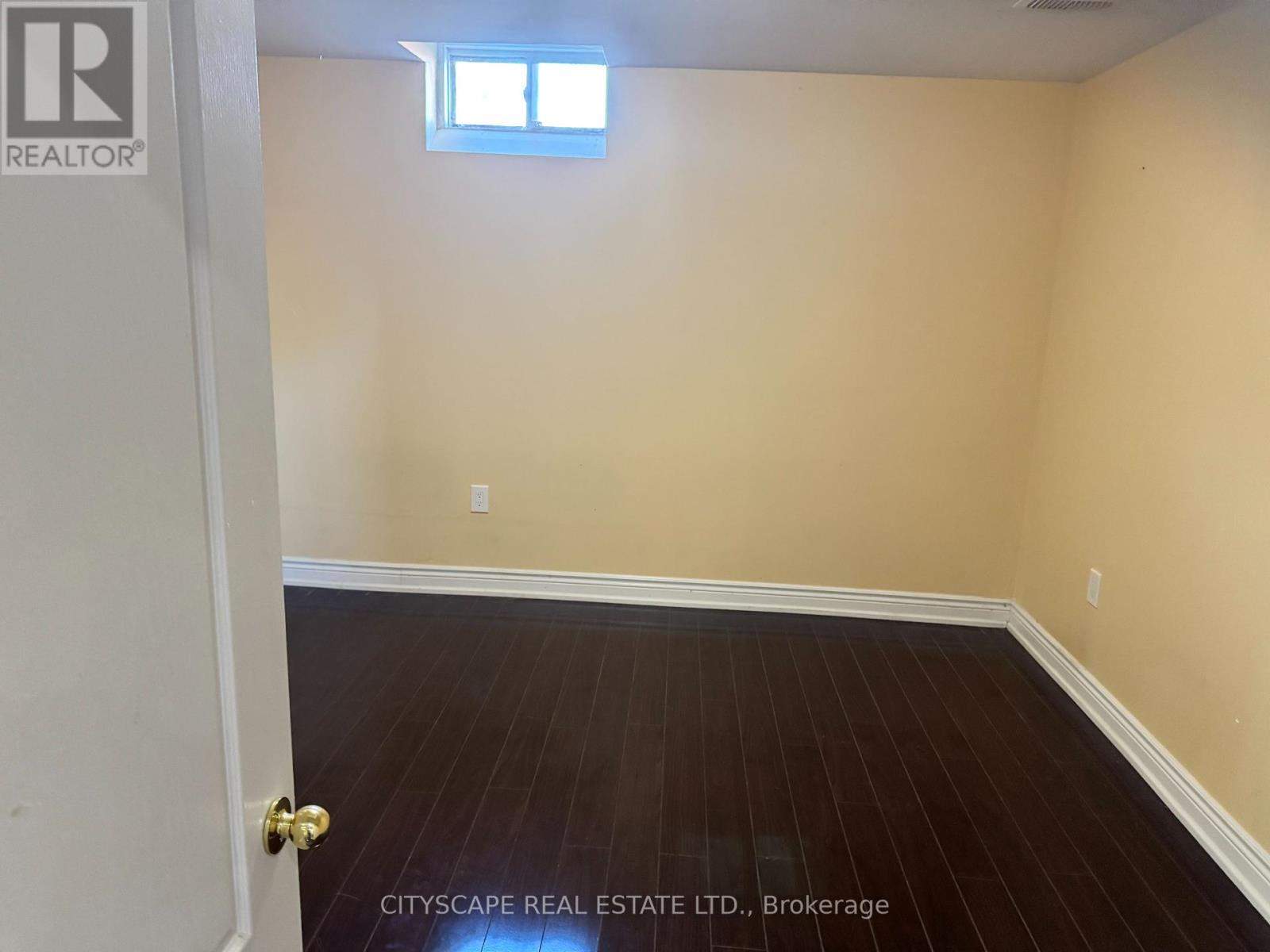 5077 Dubonet Drive, Mississauga, Ontario  L5M 7X5 - Photo 17 - W12404135