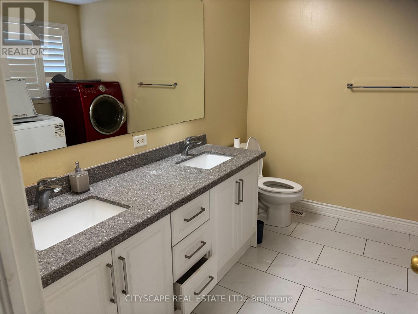 5077 Dubonet Drive, Mississauga, Ontario  L5M 7X5 - Photo 13 - W12404135