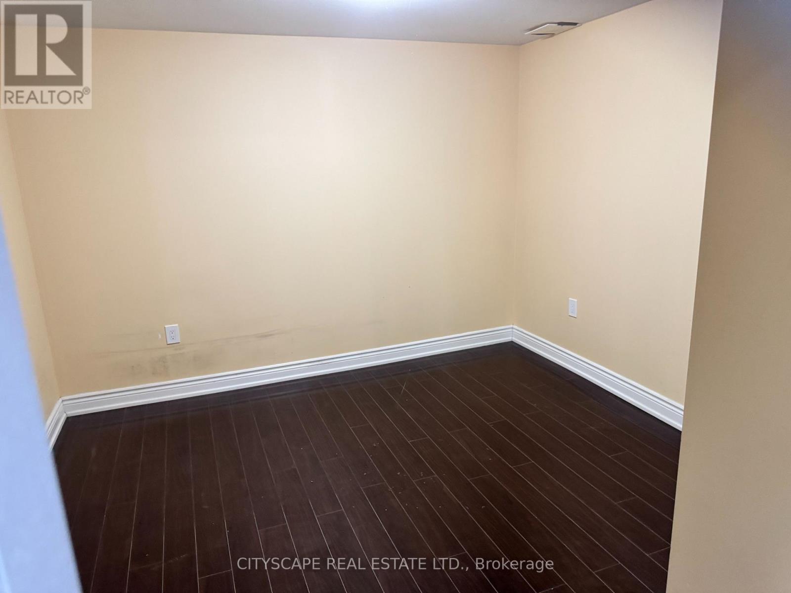 5077 Dubonet Drive, Mississauga, Ontario  L5M 7X5 - Photo 18 - W12404135
