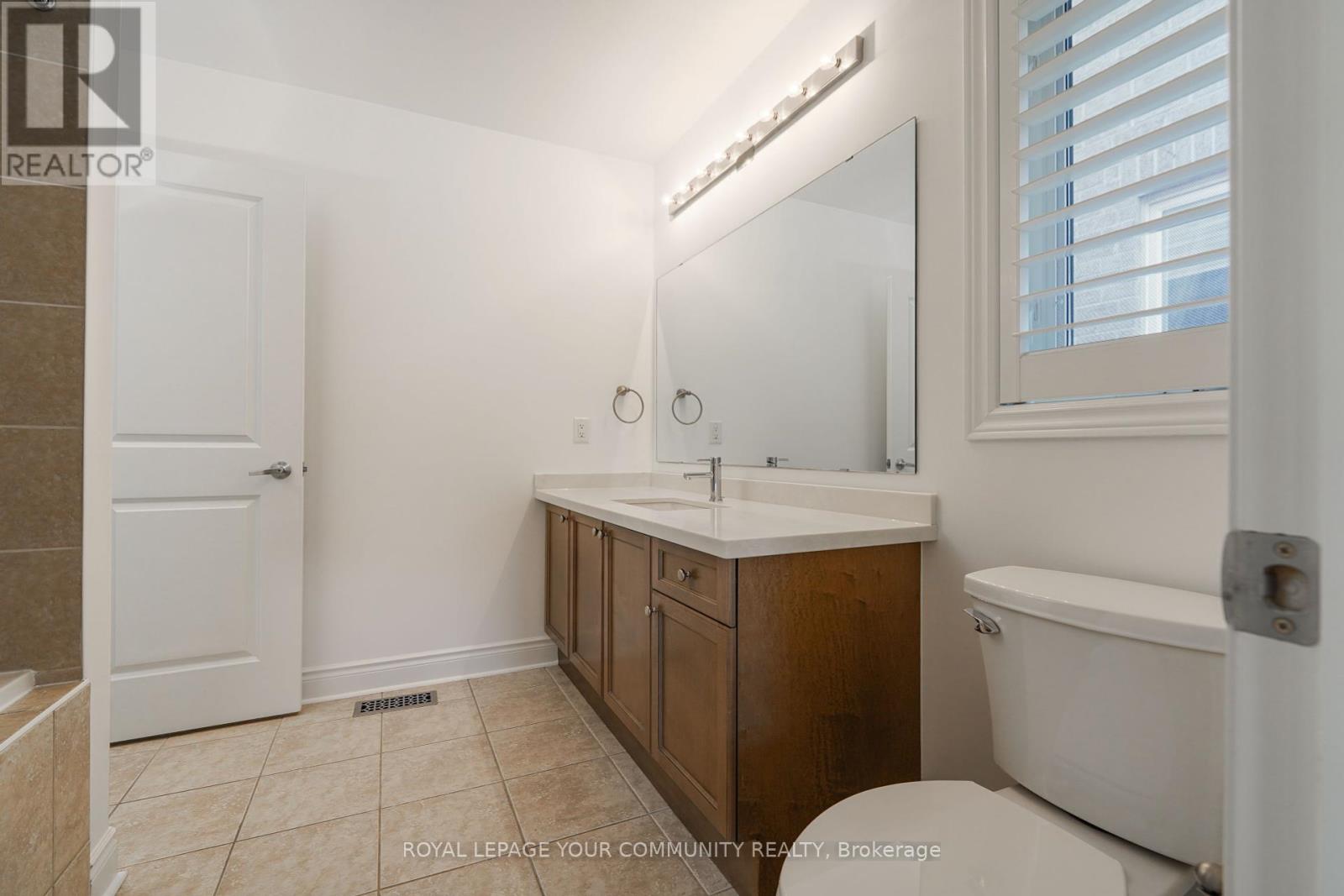 4 Dairy Avenue, Richmond Hill, Ontario  L4E 4X5 - Photo 46 - N12405297