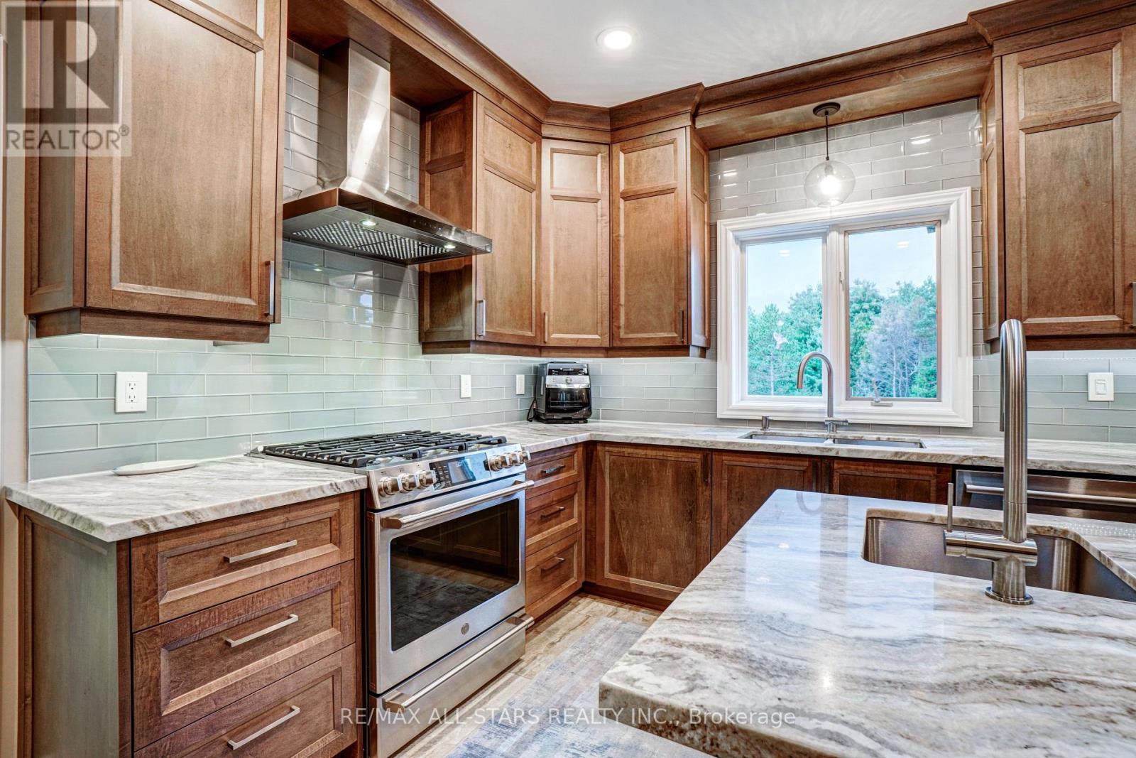 210 Ashworth Road, Uxbridge, Ontario  L0G 1M0 - Photo 12 - N12405327