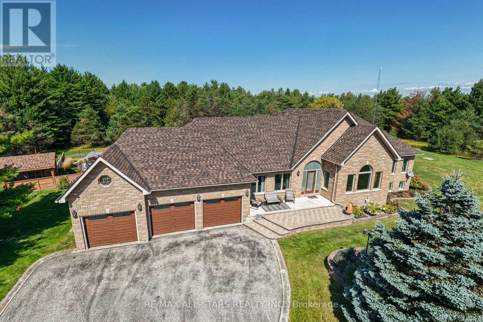 210 Ashworth Road, Uxbridge, Ontario  L0G 1M0 - Photo 2 - N12405327