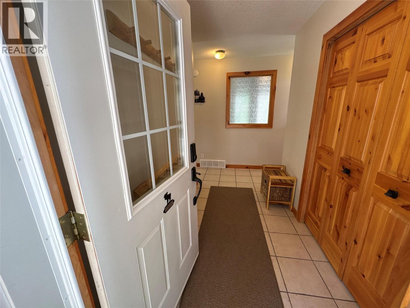 2851 Rosen Heights Road, Jaffray, British Columbia  V0B 1T0 - Photo 4 - 10362959