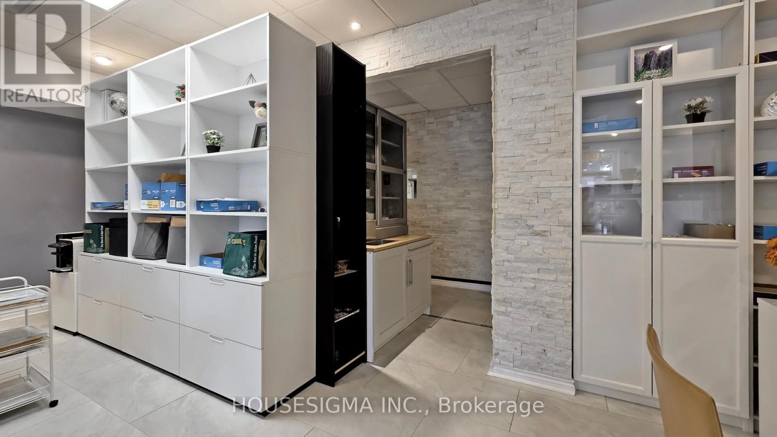 1784 Jane Street, Toronto (Weston), Ontario  M9N 2T2 - Photo 12 - W12405320