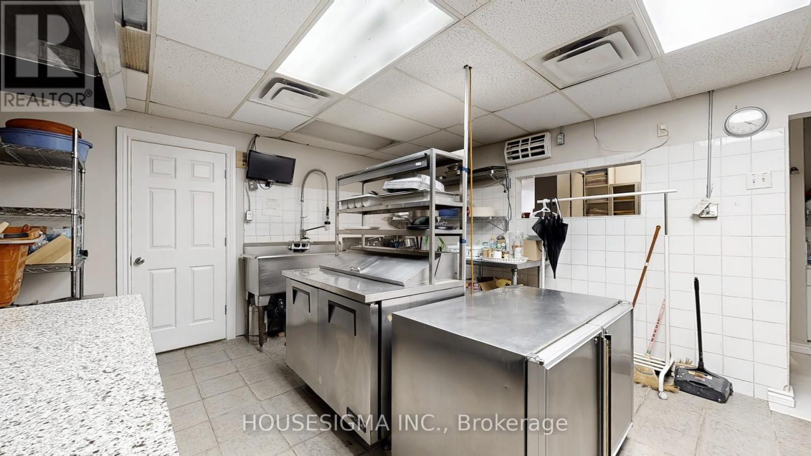 1784 Jane Street, Toronto (Weston), Ontario  M9N 2T2 - Photo 16 - W12405320