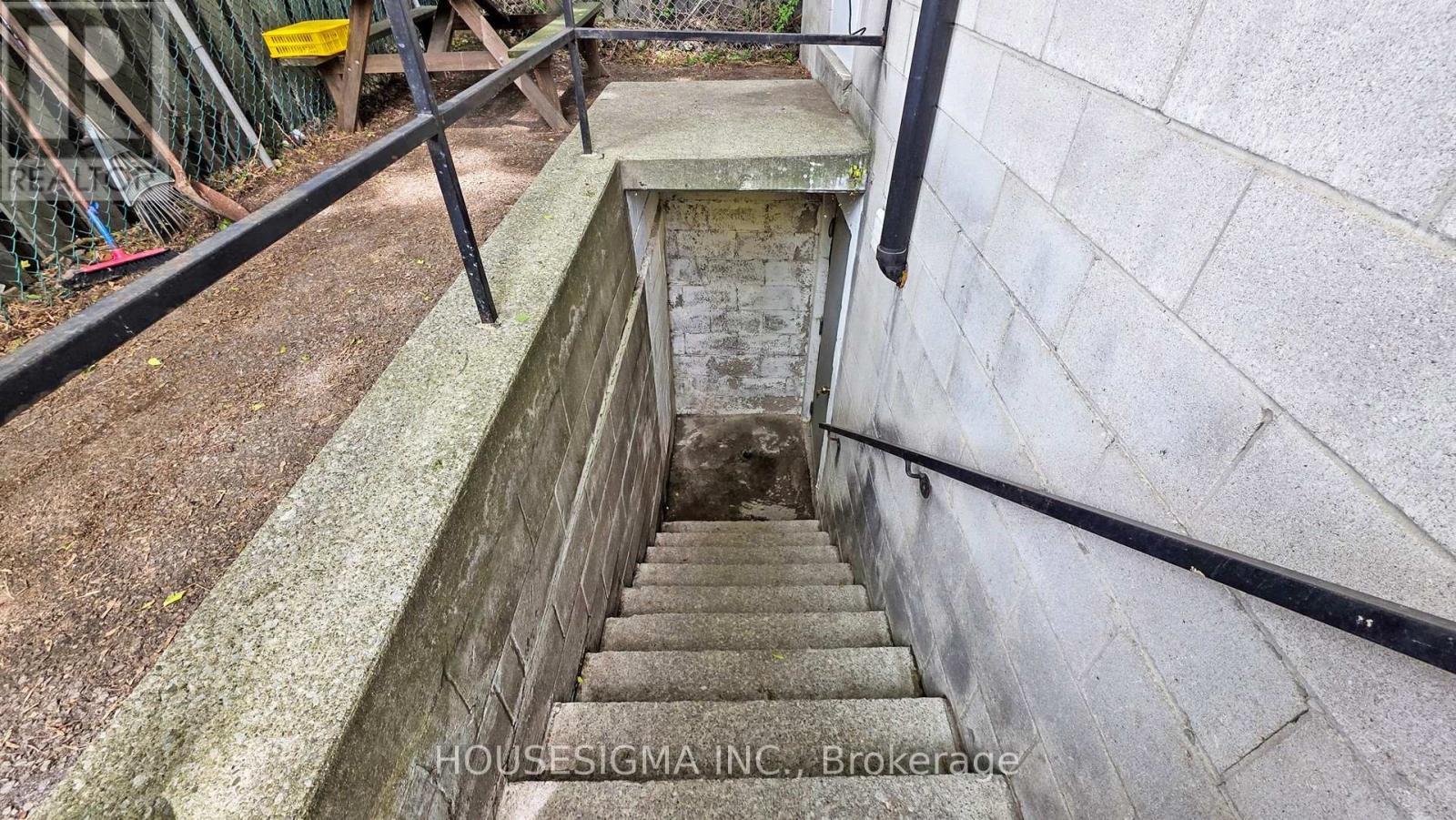 1784 Jane Street, Toronto (Weston), Ontario  M9N 2T2 - Photo 30 - W12405320