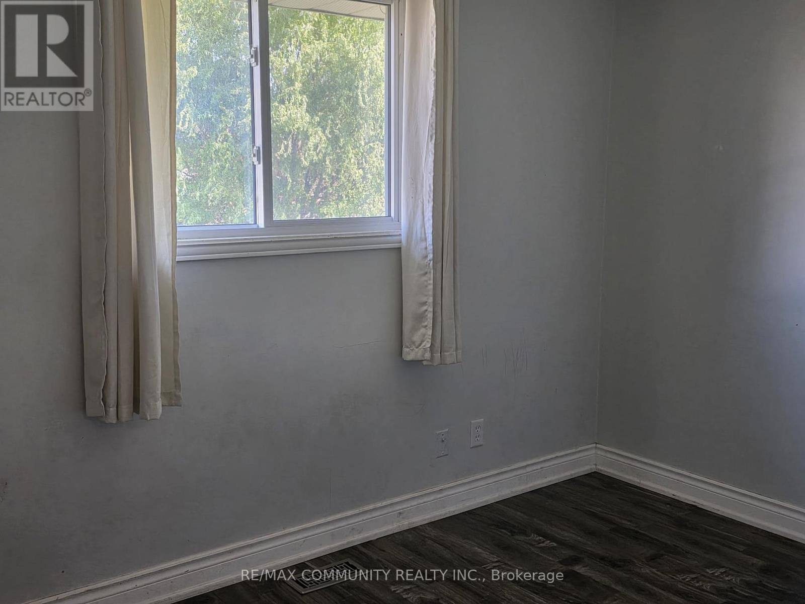 Main - 345 Fairlawn St Street, Oshawa, Ontario  L1J 4R2 - Photo 11 - E12399946