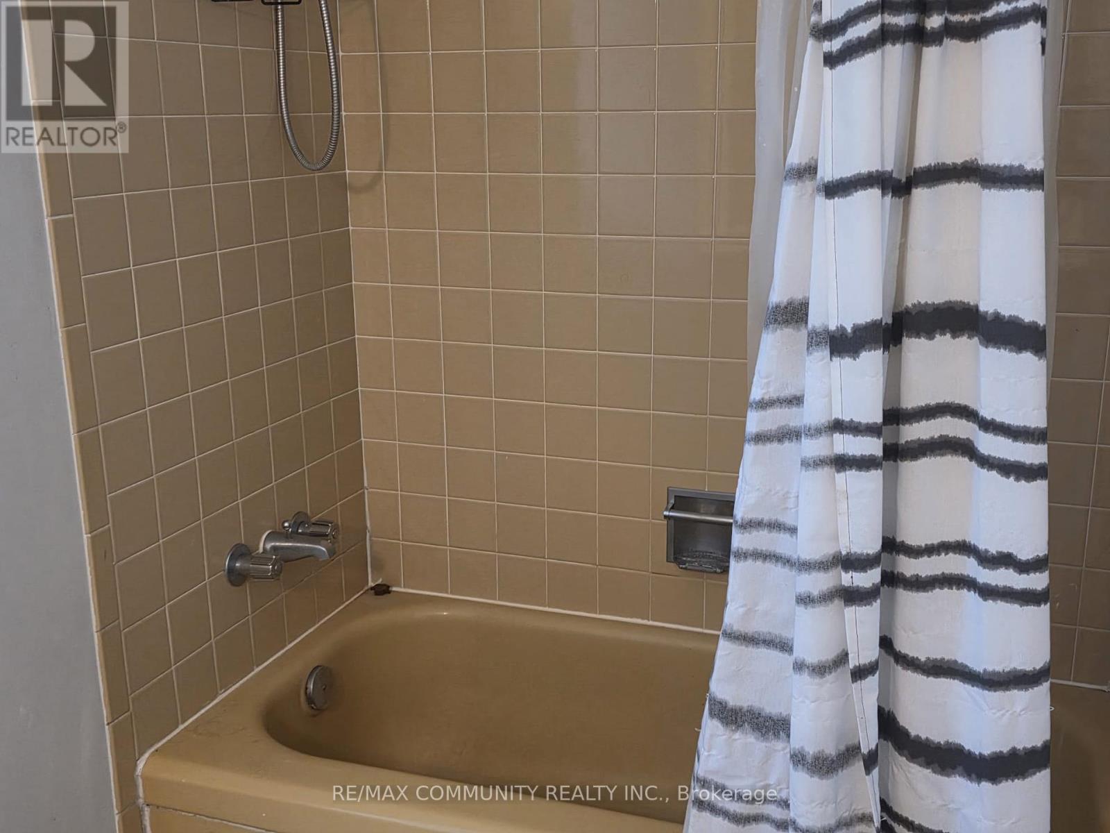 Main - 345 Fairlawn St Street, Oshawa, Ontario  L1J 4R2 - Photo 14 - E12399946