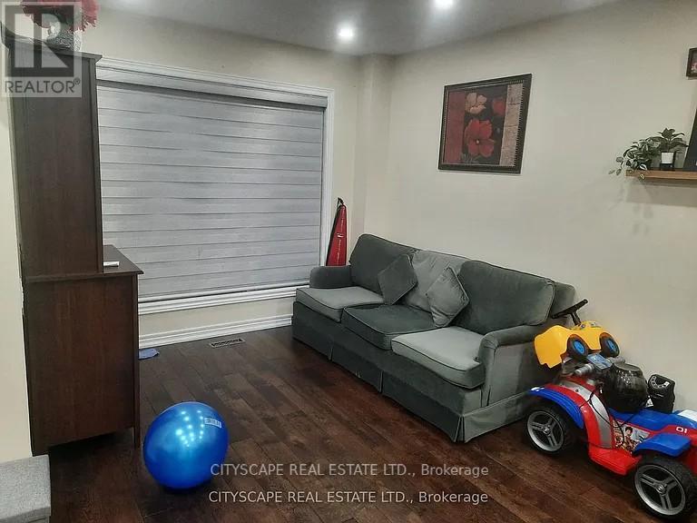 5896 Cozumel Drive, Mississauga, Ontario  L5M 6Y6 - Photo 2 - W12311965