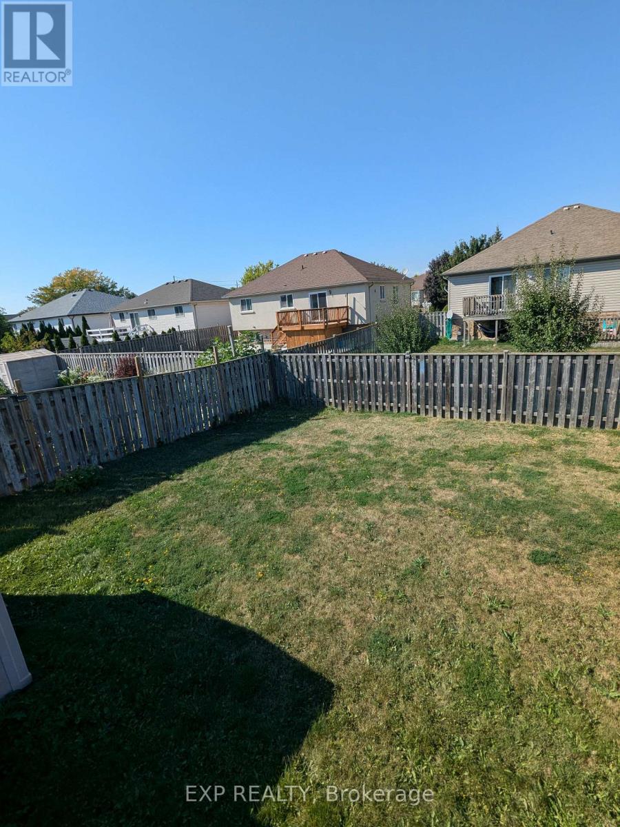 11209 Ancona Crescent, Windsor, Ontario  N8R 2K2 - Photo 32 - X12405299
