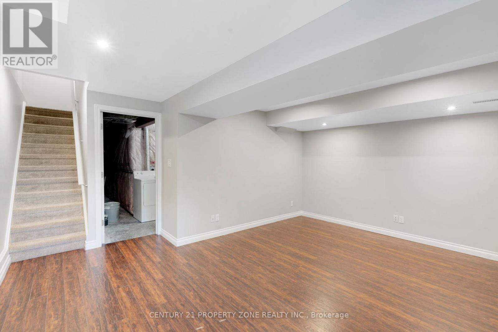 525 Banffshire Crescent, Kitchener, Ontario  N2R 1W8 - Photo 25 - X12405306