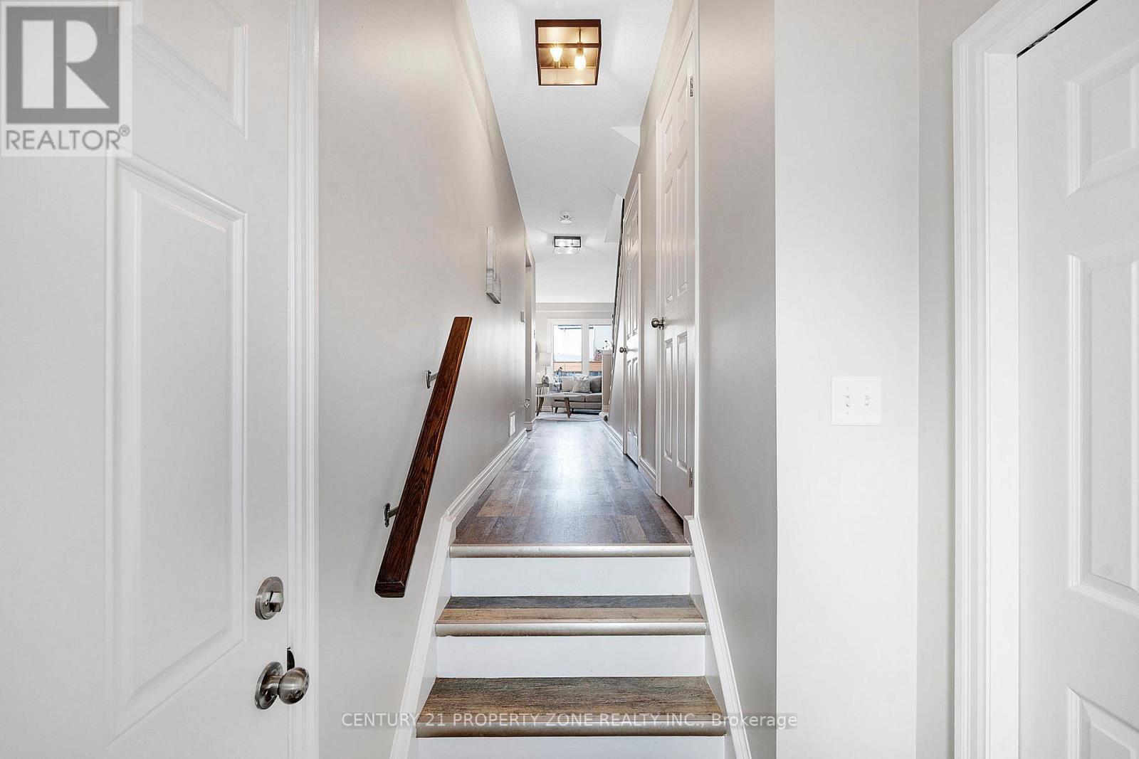 Property at 525 BANFFSHIRE CRESCENT image 5