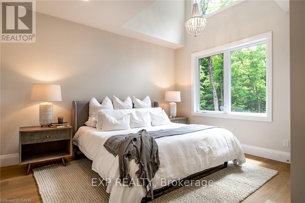 1052 Walton Avenue, North Perth, Ontario  N4W 3S2 - Photo 21 - X12405321