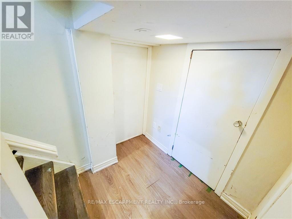 109 Terrace Drive, Hamilton (Balfour), Ontario  L9A 2Y8 - Photo 13 - X12405322