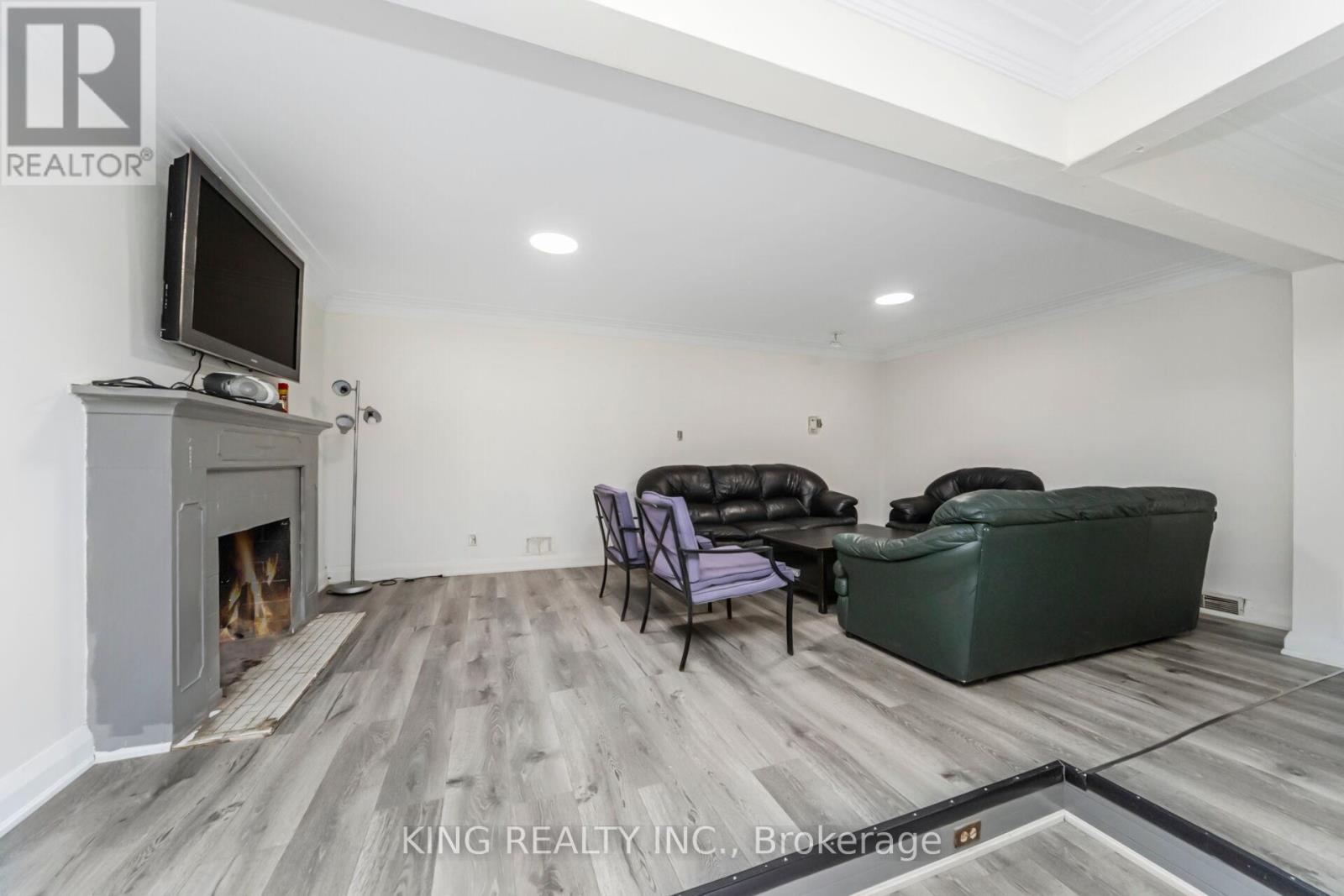 1097 Queens Boulevard, Kitchener, Ontario  N2M 1B9 - Photo 12 - X12405325
