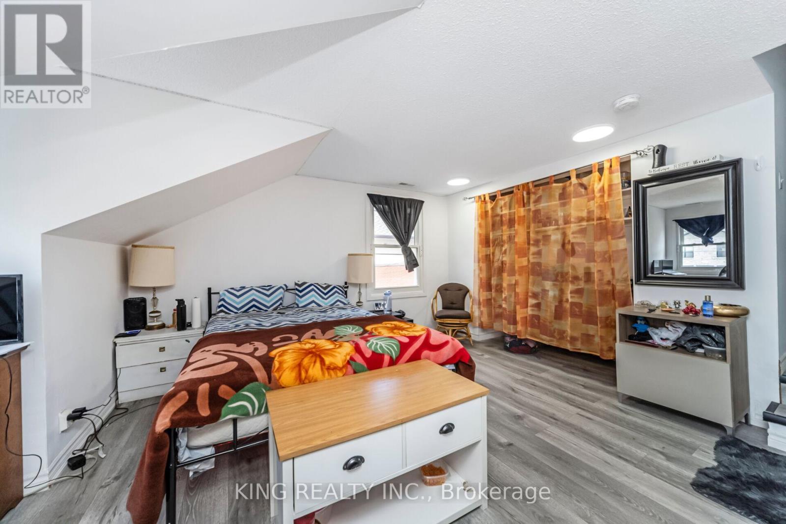 1097 Queens Boulevard, Kitchener, Ontario  N2M 1B9 - Photo 23 - X12405325