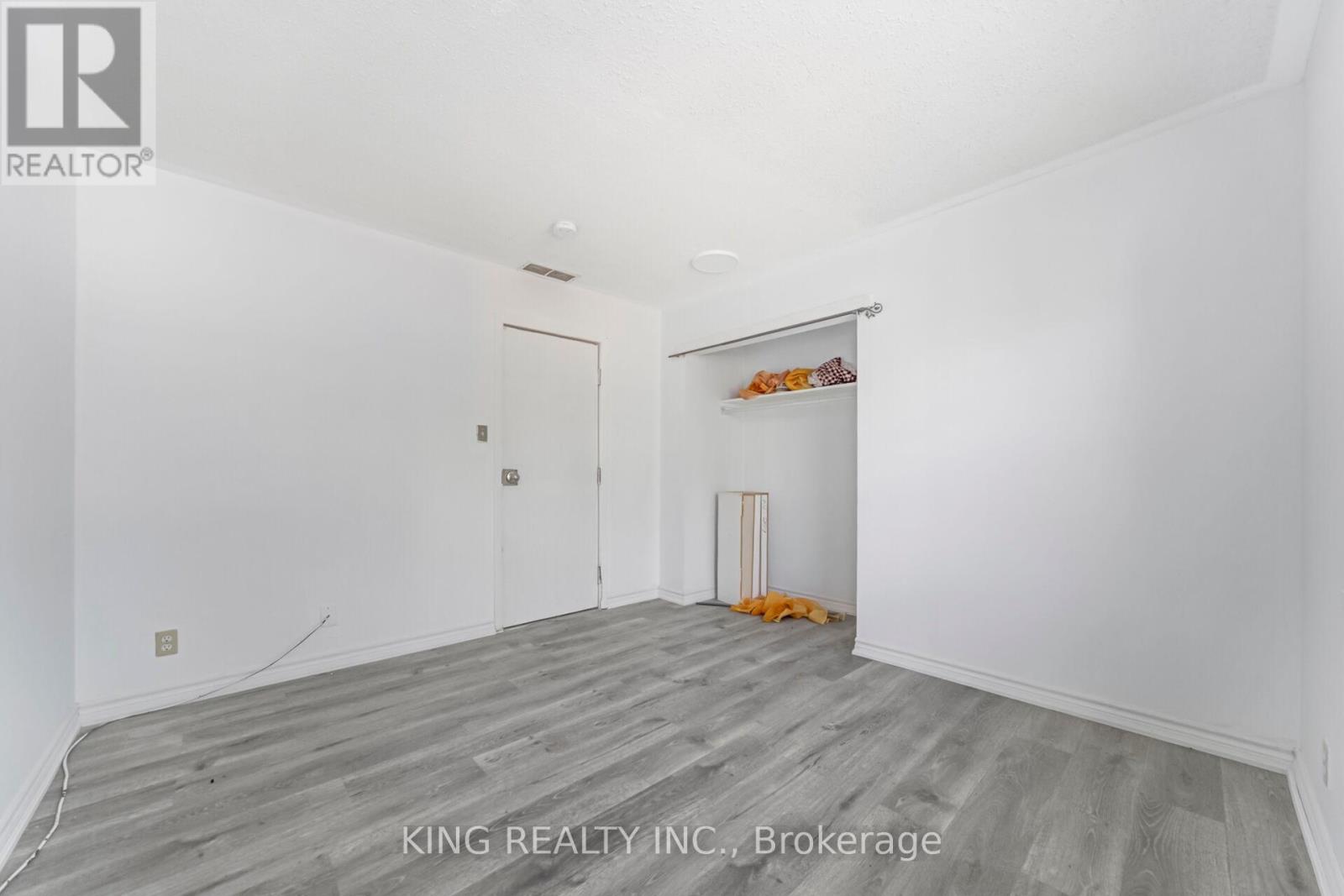 1097 Queens Boulevard, Kitchener, Ontario  N2M 1B9 - Photo 27 - X12405325