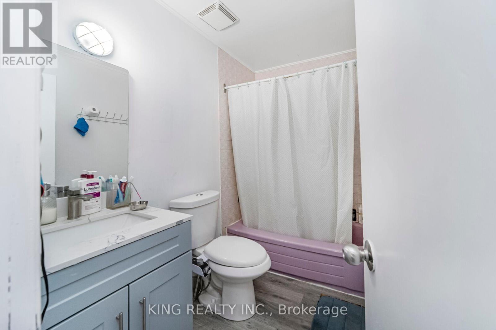 1097 Queens Boulevard, Kitchener, Ontario  N2M 1B9 - Photo 28 - X12405325