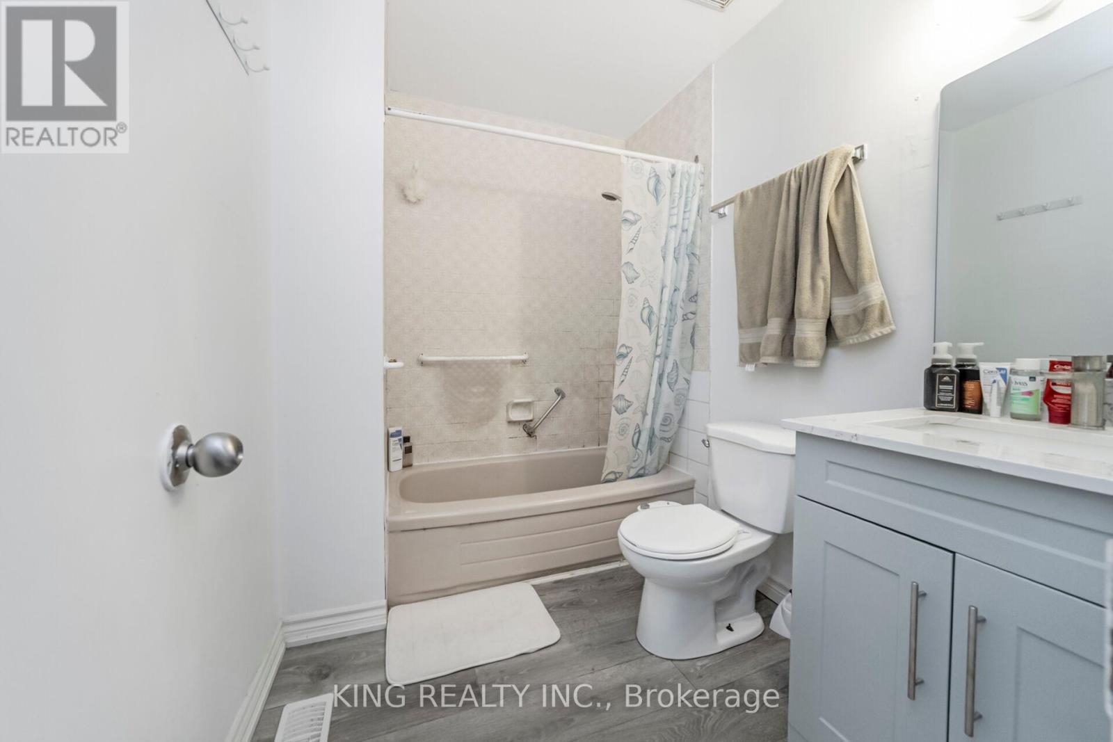 1097 Queens Boulevard, Kitchener, Ontario  N2M 1B9 - Photo 31 - X12405325